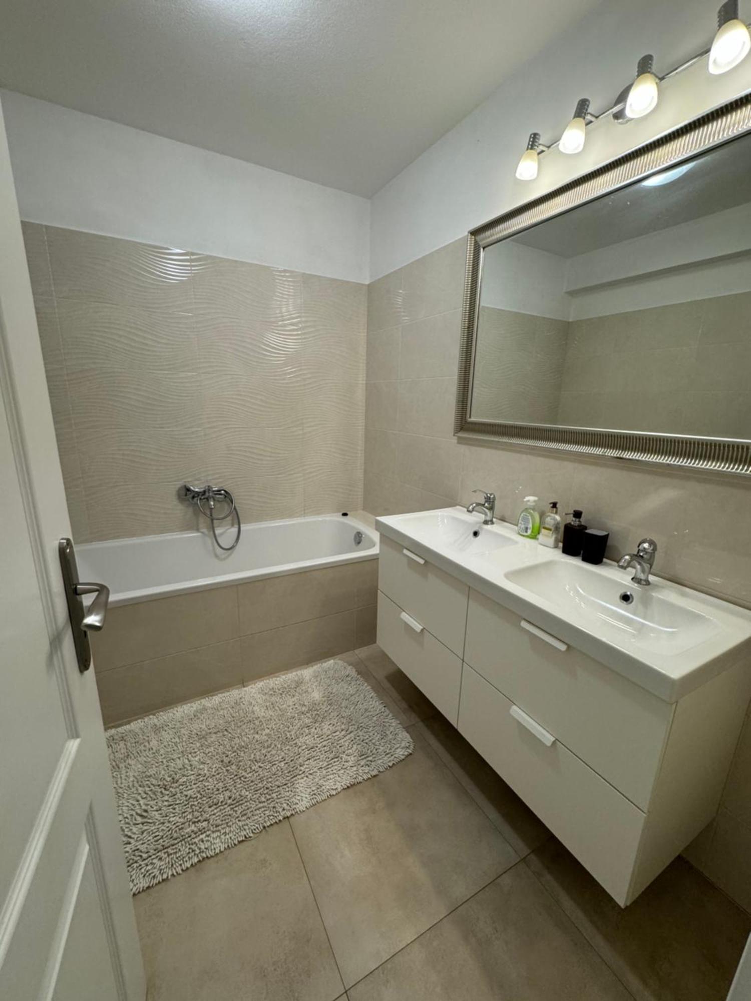Sunny Apartment On The Lakes Senec Luaran gambar